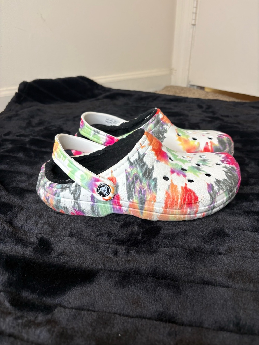 CROCS Kids Tie-Dye Clogs in Multicolor with Black Lining
